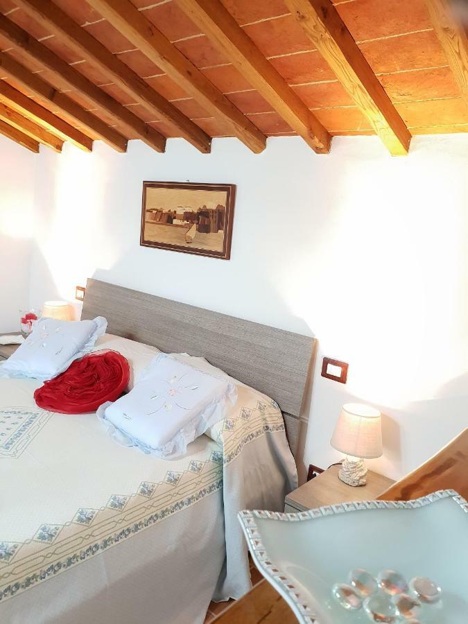 Mansarda Degli Ulivi Apartamento Rigomagno Exterior foto